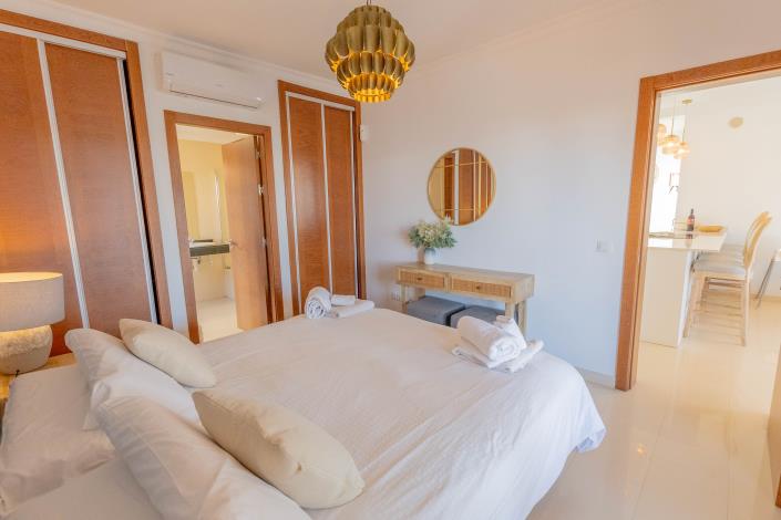 Image No.18-5 Bed Semi-Detached for sale