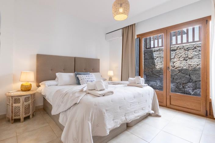 Image No.30-5 Bed Semi-Detached for sale