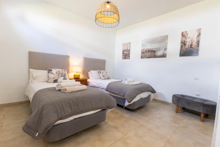 Image No.34-5 Bed Semi-Detached for sale