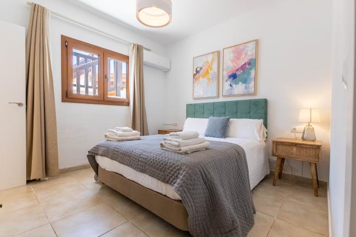 Image No.38-5 Bed Semi-Detached for sale