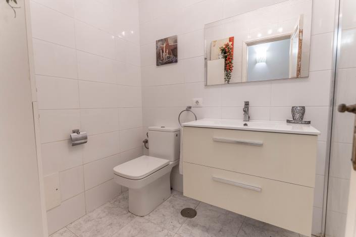 Image No.10-1 Bed Apartment for sale