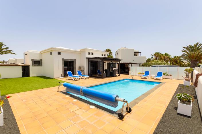 Image No.3-2 Bed Villa / Detached for sale
