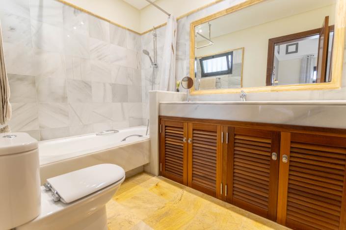 Image No.14-2 Bed Villa / Detached for sale