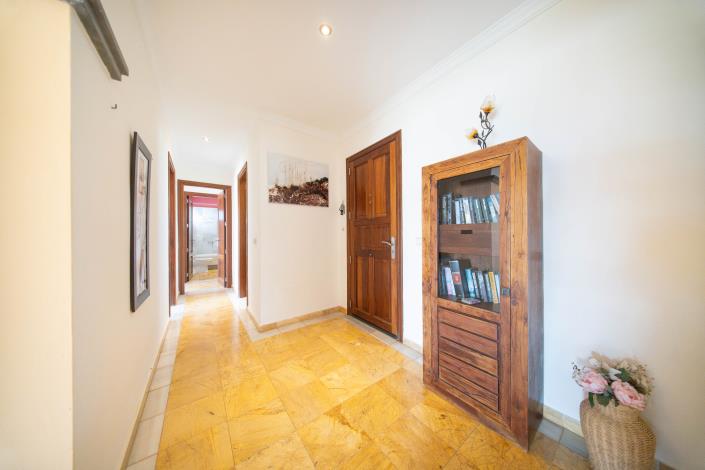 Image No.12-2 Bed Villa / Detached for sale