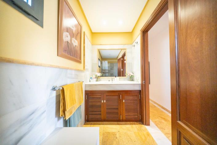 Image No.21-2 Bed Villa / Detached for sale