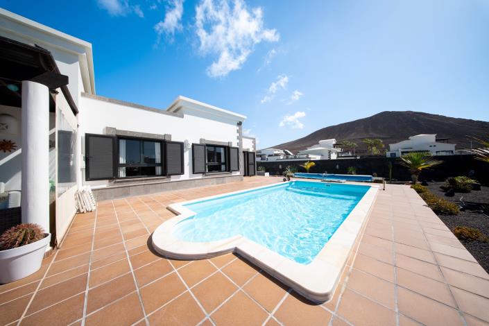 Image No.3-4 Bed Villa / Detached for sale