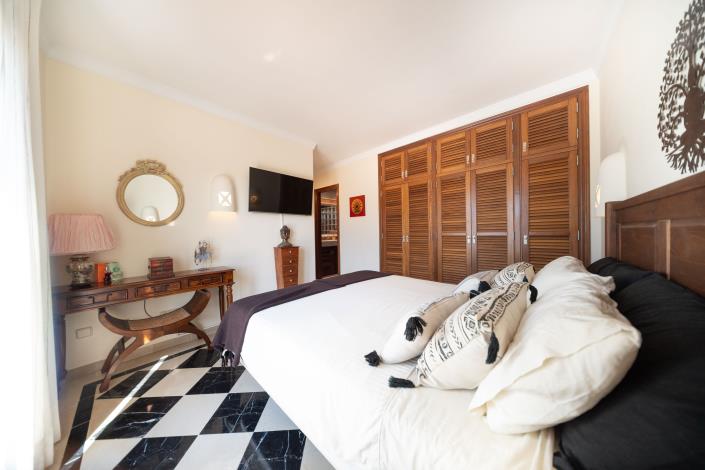 Image No.32-4 Bed Villa / Detached for sale