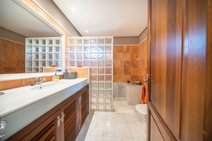 Image No.34-4 Bed Villa / Detached for sale