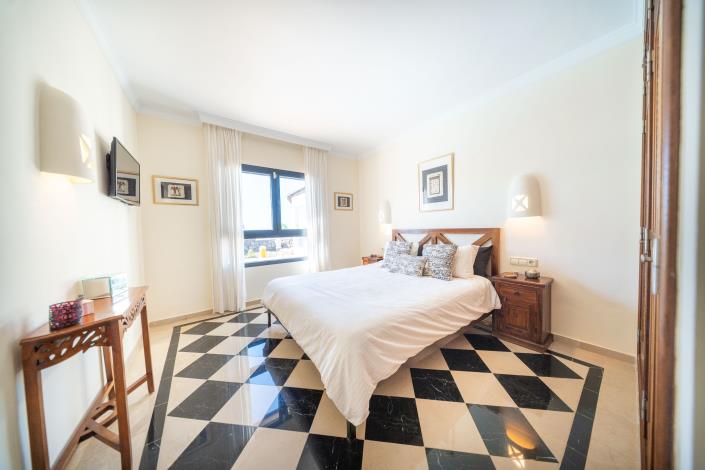 Image No.38-4 Bed Villa / Detached for sale