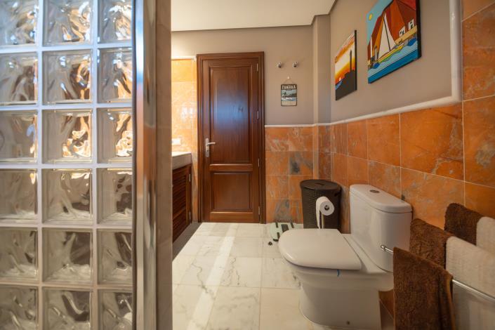 Image No.40-4 Bed Villa / Detached for sale