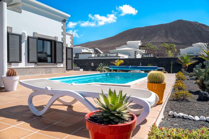 Image No.48-4 Bed Villa / Detached for sale