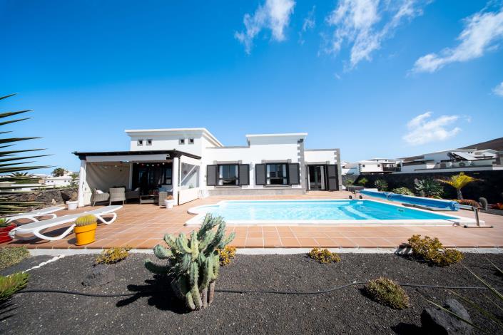 Image No.49-4 Bed Villa / Detached for sale