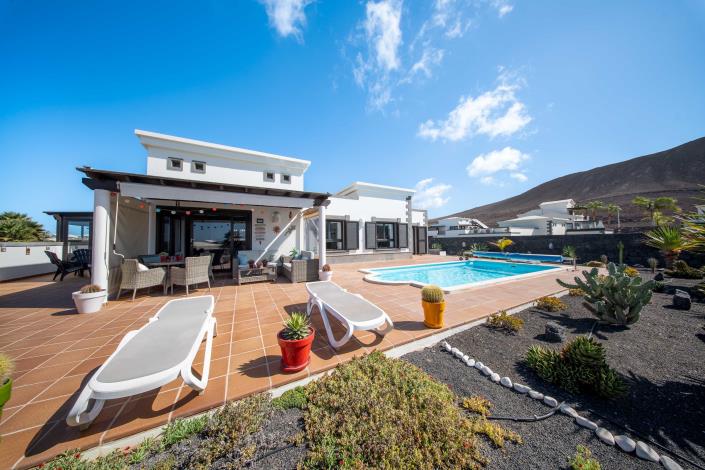 Image No.52-4 Bed Villa / Detached for sale