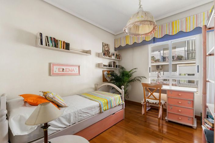 Image No.13-4 Bed Apartment for sale