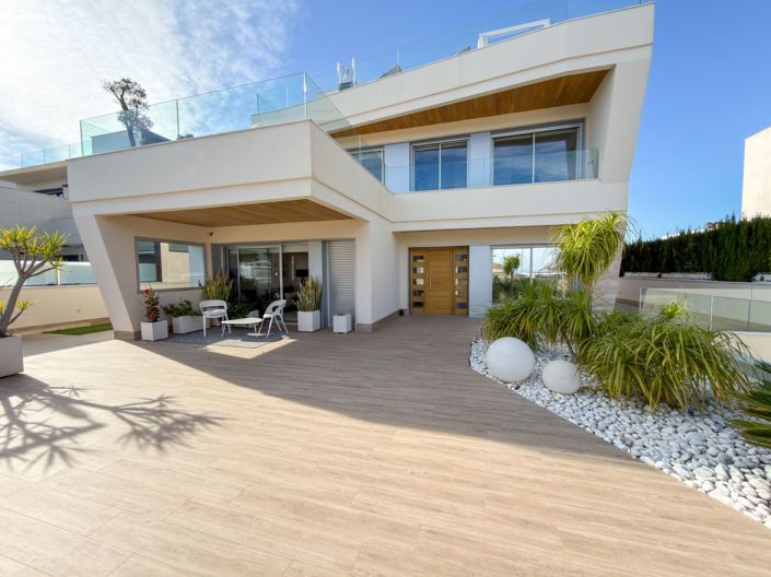 Image No.37-4 Bed Villa for sale