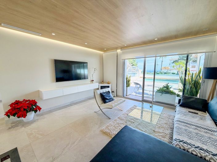 Image No.5-4 Bed Villa for sale