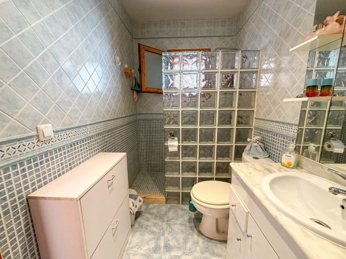 Image No.18-3 Bed House for sale