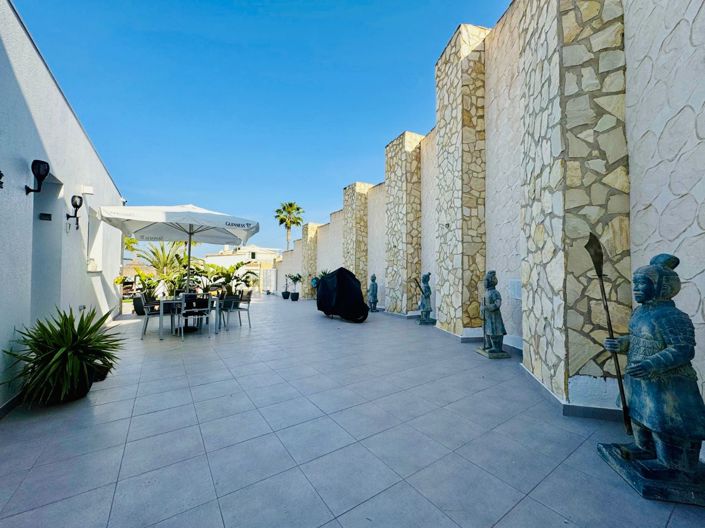 Image No.16-6 Bed Villa for sale