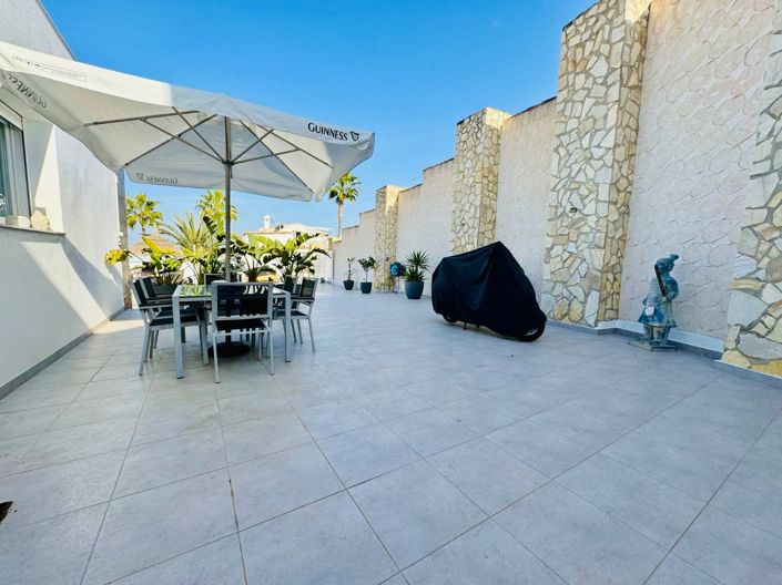 Image No.17-6 Bed Villa for sale