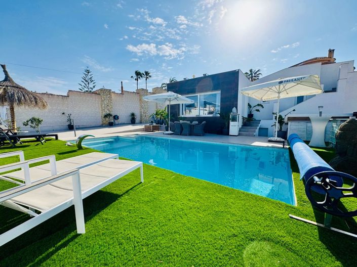 Image No.3-6 Bed Villa for sale