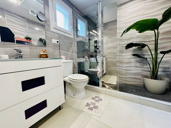 Image No.37-6 Bed Villa for sale