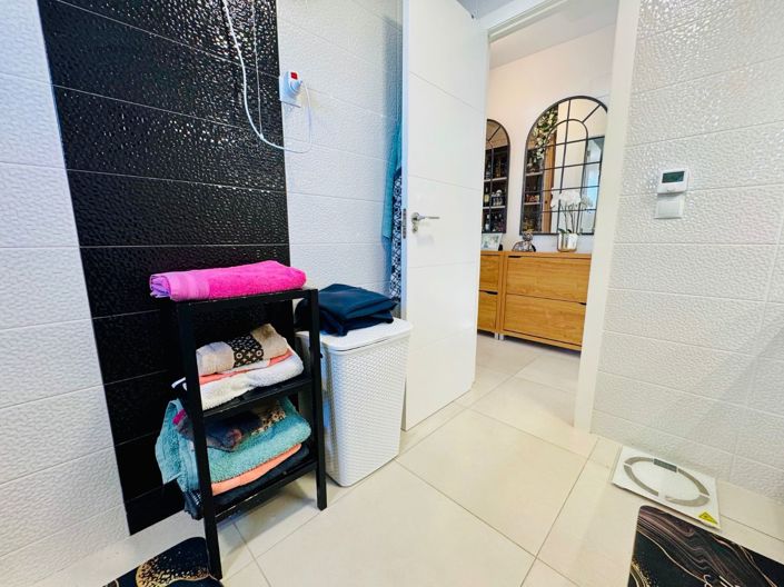 Image No.44-6 Bed Villa for sale