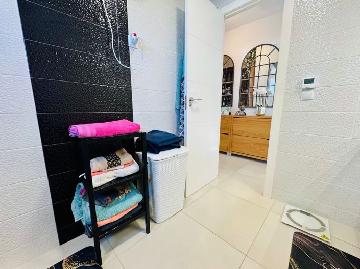 Image No.44-6 Bed Villa for sale