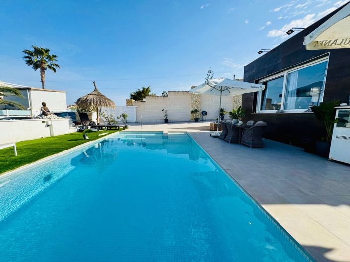 Image No.5-6 Bed Villa for sale