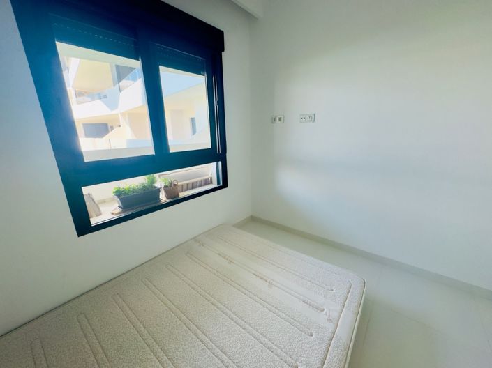 Image No.18-2 Bed Apartment for sale
