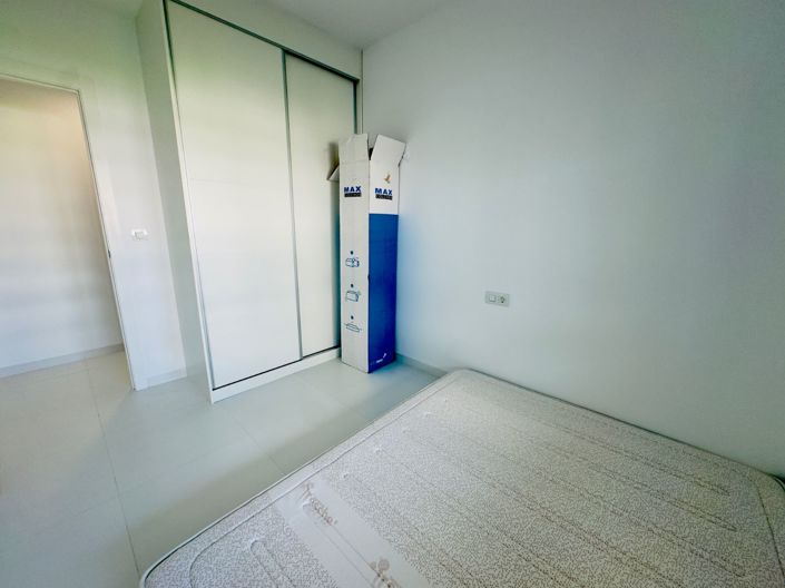 Image No.20-2 Bed Apartment for sale