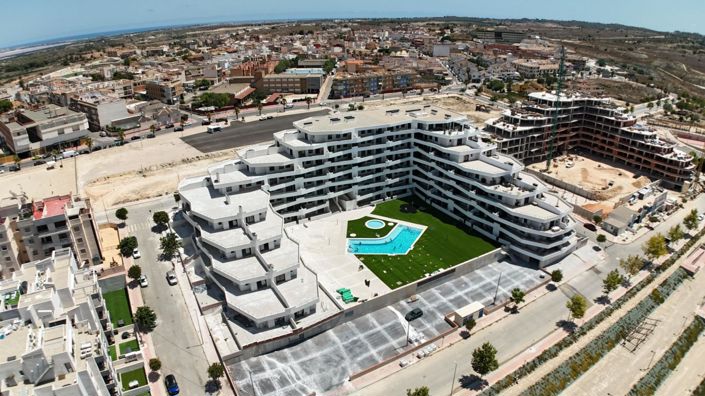 Image No.40-2 Bed Apartment for sale