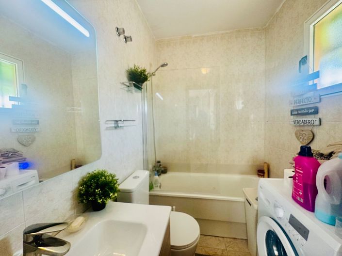 Image No.8-3 Bed Apartment for sale