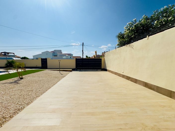 Image No.2-Villa de 4 chambres à vendre à Torrevieja