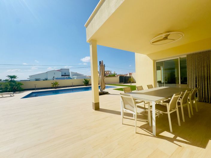 Image No.43-Villa de 4 chambres à vendre à Torrevieja