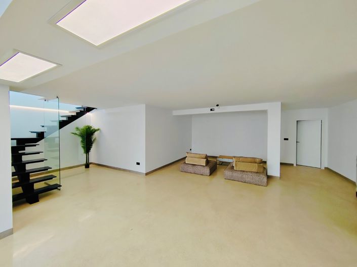 Image No.27-3 Bed Villa for sale