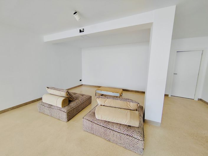Image No.28-3 Bed Villa for sale