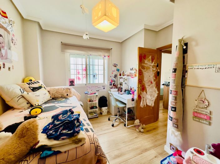 Image No.20-3 Bed Apartment for sale