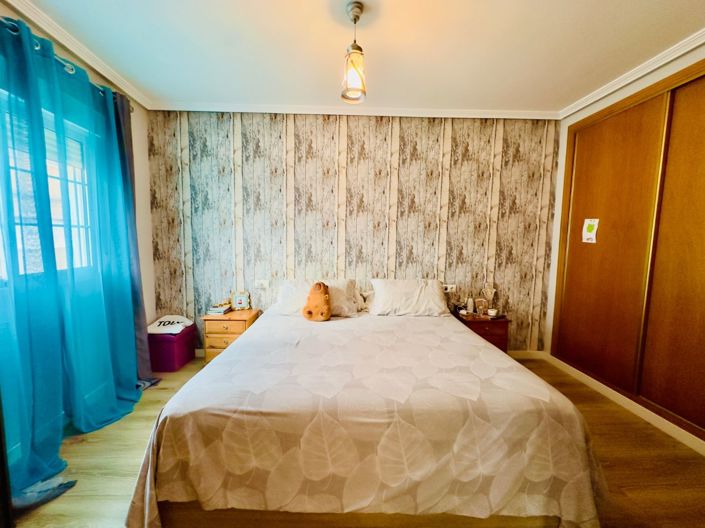 Image No.8-3 Bed Apartment for sale