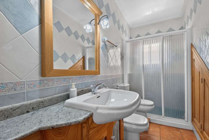 Image No.12-5 Bed Villa for sale