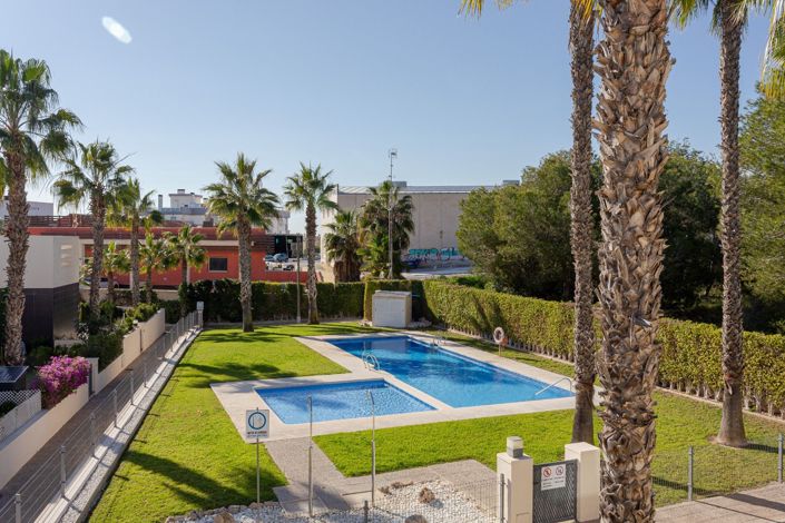 Image No.25-2 Bed Apartment for sale