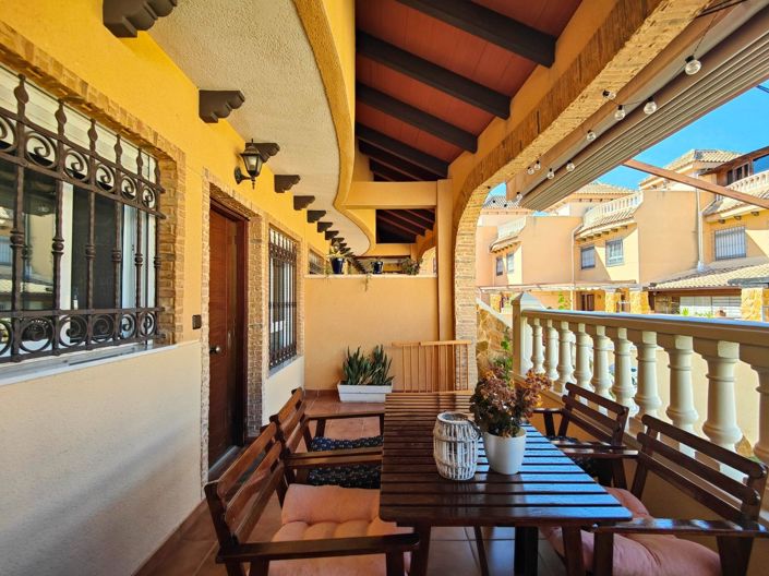 Image No.10-4 Bed House for sale