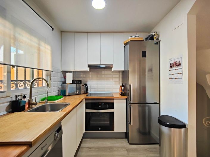 Image No.14-4 Bed House for sale