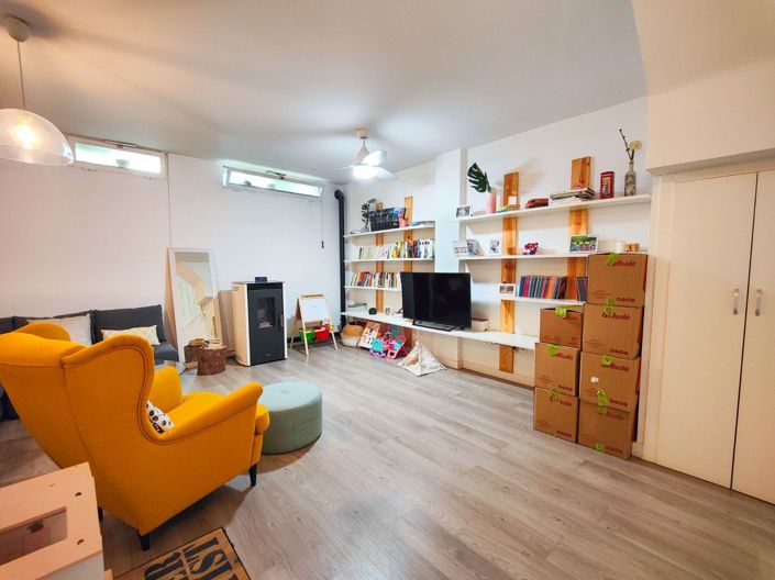 Image No.24-4 Bed House for sale