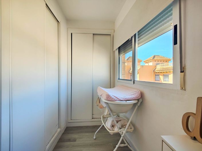 Image No.34-4 Bed House for sale