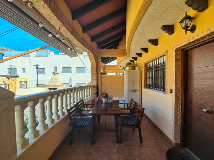 Image No.8-4 Bed House for sale