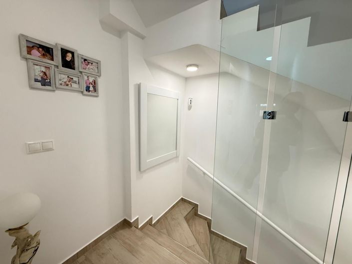 Image No.18-2 Bed House for sale