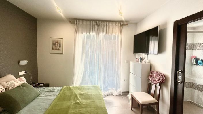 Image No.28-2 Bed House for sale