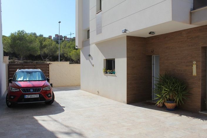 Image No.28-3 Bed Villa for sale