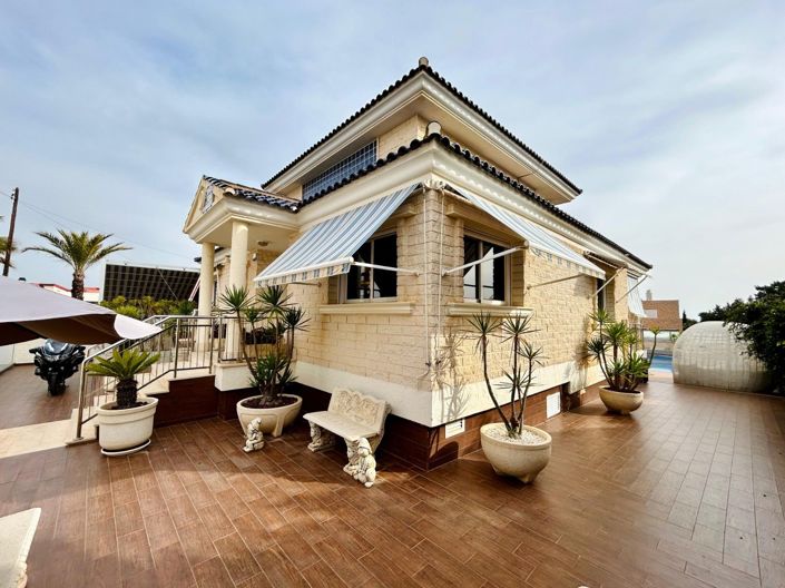 Image No.37-5 Bed Villa for sale