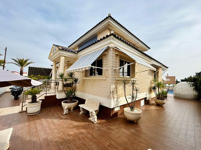 Image No.40-5 Bed Villa for sale